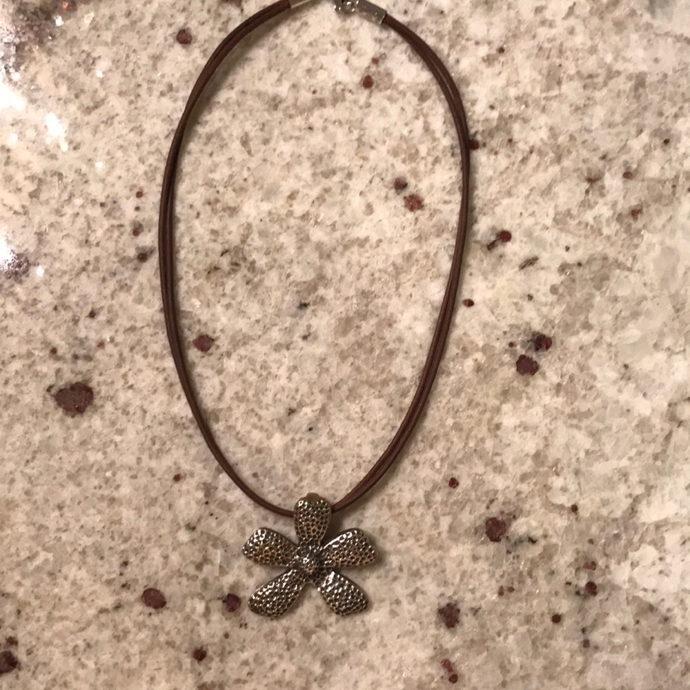 Silpada flower necklace